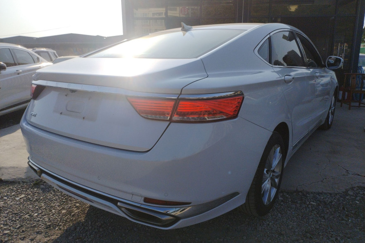 吉利汽车 博瑞 2018款 1.5T MHEV 耀动版车身外观6005