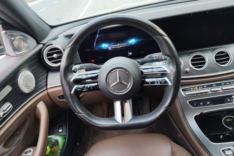 奔驰E级 2021款 改款 E 300 L 运动时尚型中控内饰13