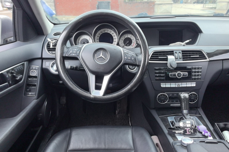 奔驰C级 2013款 C 260 CGI 时尚型中控内饰13