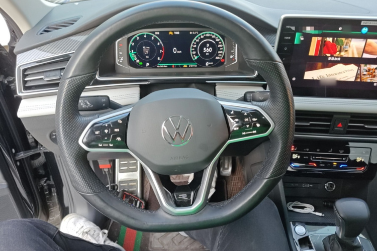 大众 途观L 2023款 改款 330TSI 自动两驱R-Line越享版中控内饰13