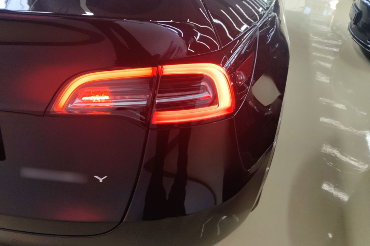 特斯拉 Model Y 2023款 长续航全轮驱动版车身外观6006