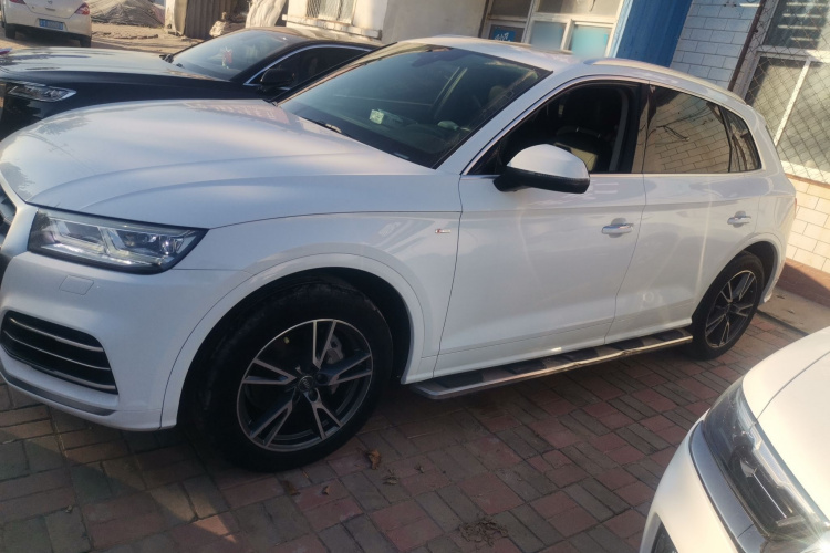 奥迪Q5L 2020款 改款 40 TFSI 荣享时尚型车身外观4