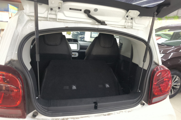 荣威 科莱威CLEVER 2022款 311km元气啵啵版机舱底盘23