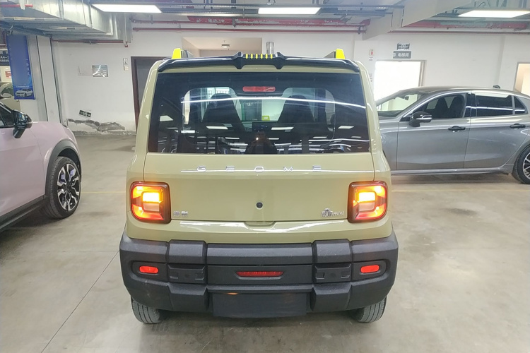 吉利银河 2025款 210km 熊猫骑士车身外观6