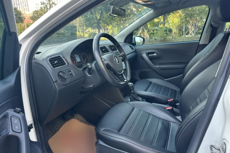 大众 Polo 2018款 1.5L 自动安享型中控内饰7001