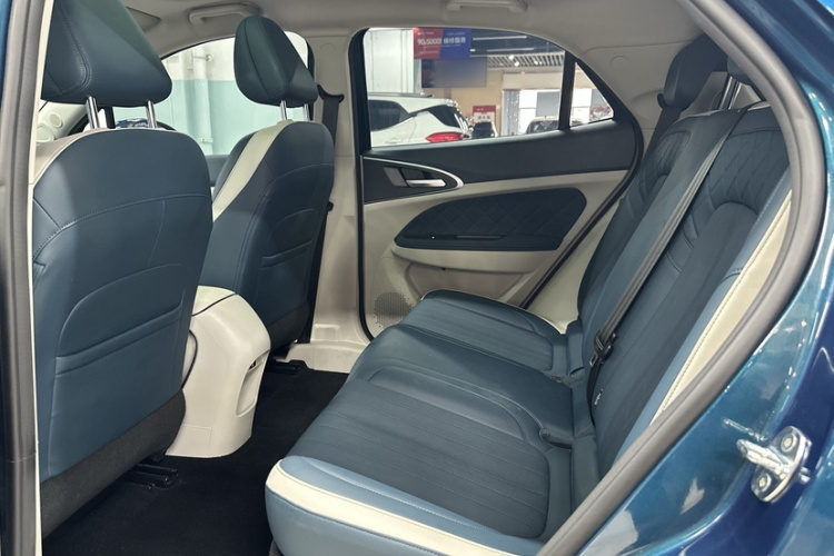 欧拉好猫 2023款 401km标准续航 尊贵型 磷酸铁锂中控内饰7006