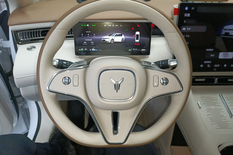 岚图汽车 岚图FREE 2025款 FREE+ 四驱乾崑版局部细节13