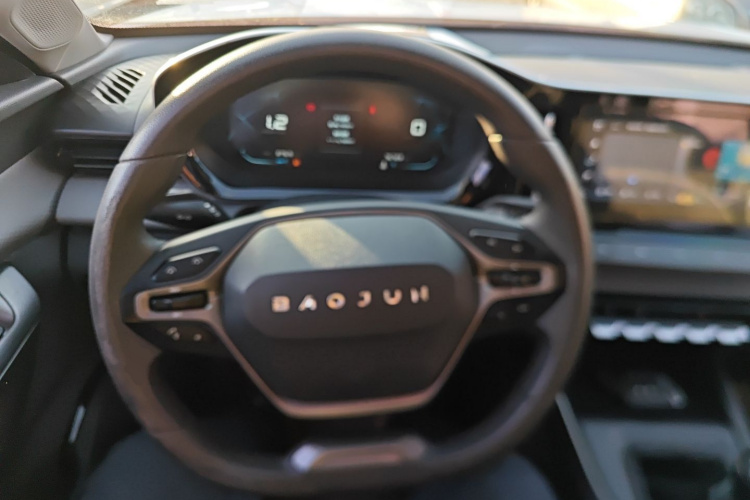 宝骏RC-5 2020款 1.5L 手动智耀豪华型中控内饰13