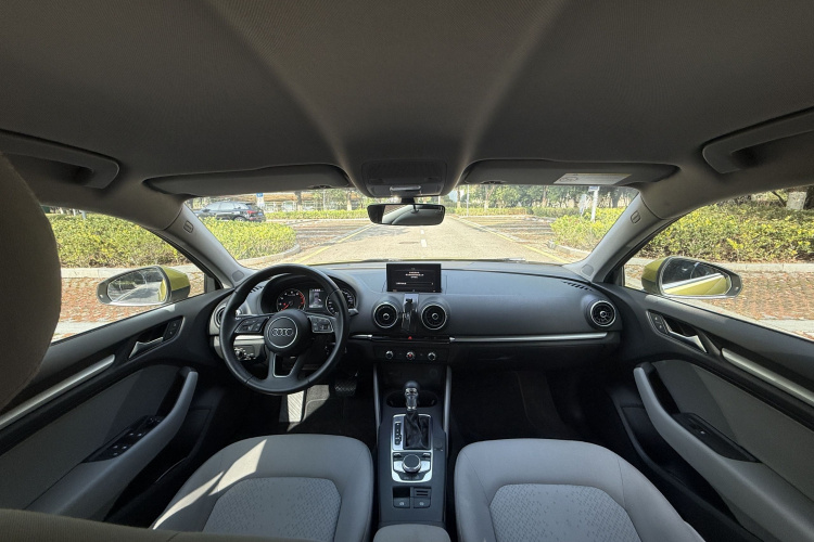 奥迪A3 2017款 Sportback 35 TFSI 进取型中控内饰7002