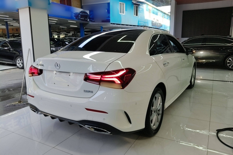 奔驰A级 2021款 A 200 L 运动轿车时尚型车身外观6005