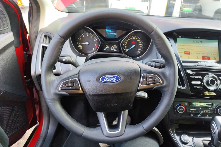 福特 福克斯 2017款 两厢 1.6L 自动风尚型智行版中控内饰13