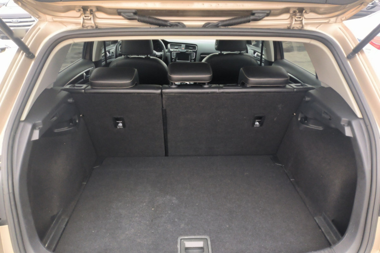 大众 高尔夫 2014款 1.4TSI 自动旗舰型机舱底盘23