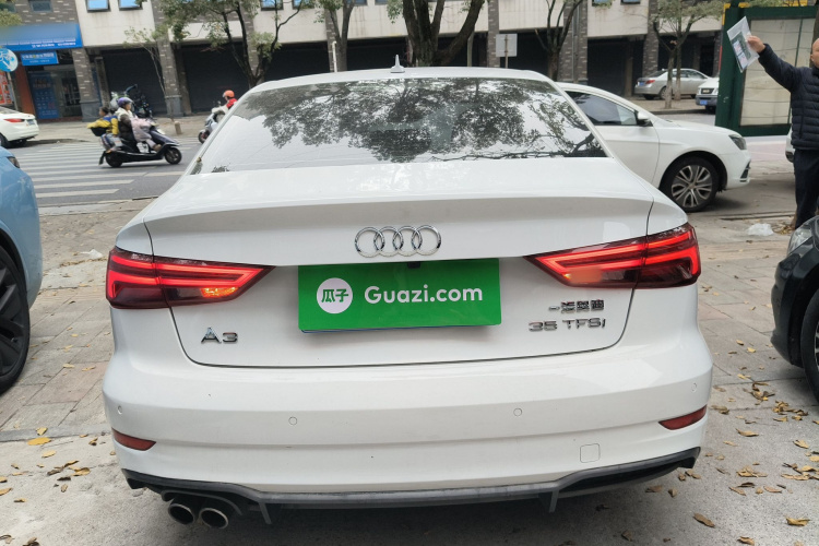 奥迪A3 2018款 30周年年型 Limousine 35 TFSI 时尚型车身外观6