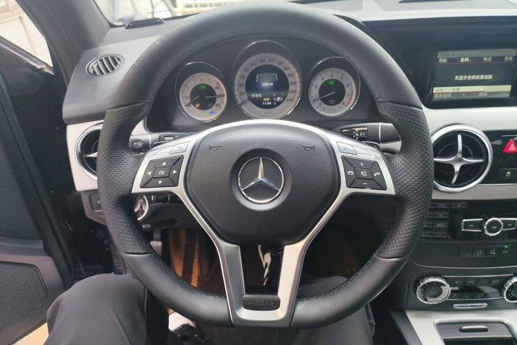 奔驰GLK级 2015款 GLK 260 4MATIC 动感型 极致版中控内饰13