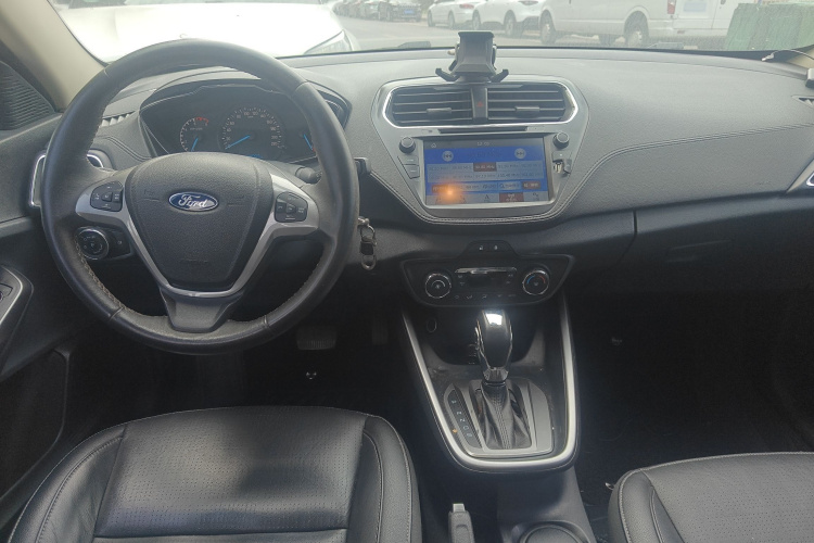 福特 福睿斯 2015款 1.5L 自动时尚型中控内饰7002