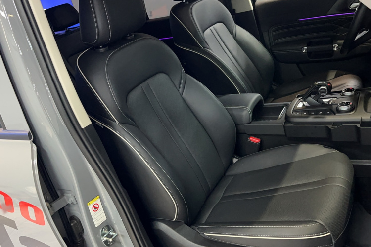 坦克300 2023款 越野版 2.0T 征服者局部细节41