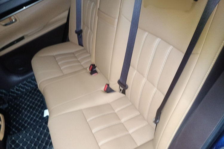 雷克萨斯ES 2015款 200 精英版中控内饰7004