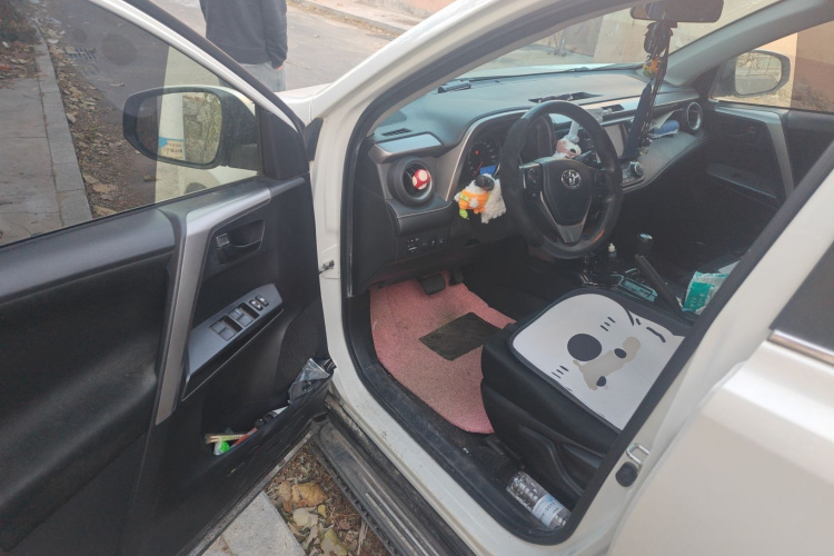 丰田 RAV4荣放 2019款 2.0L CVT两驱舒适版 国VI中控内饰20