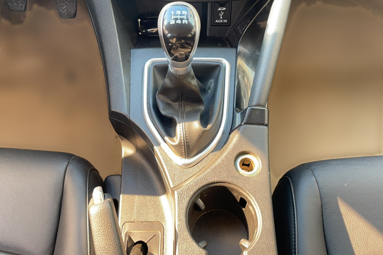 东风风神AX7 2015款 2.0L 手动智逸型局部细节18