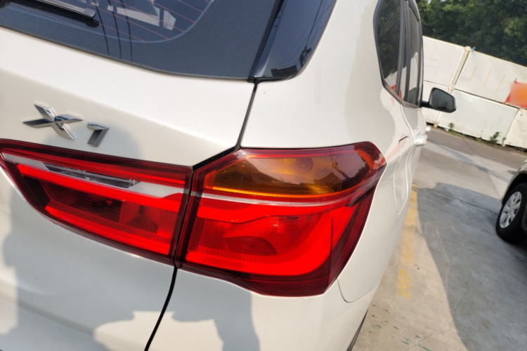 宝马X1 2016款 sDrive18Li 尊享型车身外观6001