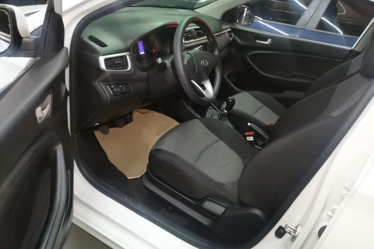 现代 瑞纳 2017款 1.4L 手动焕新版 国V局部细节19