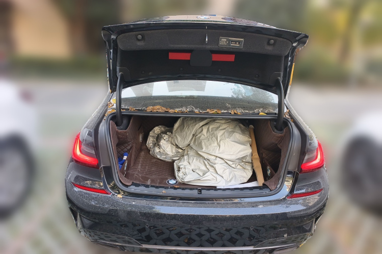 宝马3系 2022款 325Li M运动曜夜套装局部细节23