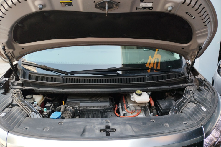 腾势D9 2022款 DM-i 1040 尊贵型局部细节24