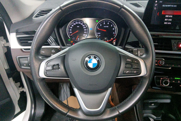 宝马X1 2021款 sDrive20Li 时尚型中控内饰13