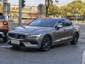 沃尔沃S60 2022款 B4 智逸豪华版