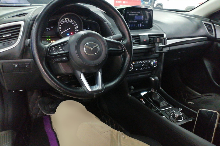 马自达3 昂克赛拉 2019款 云控版 三厢 1.5L 自动豪华型 国V中控内饰12