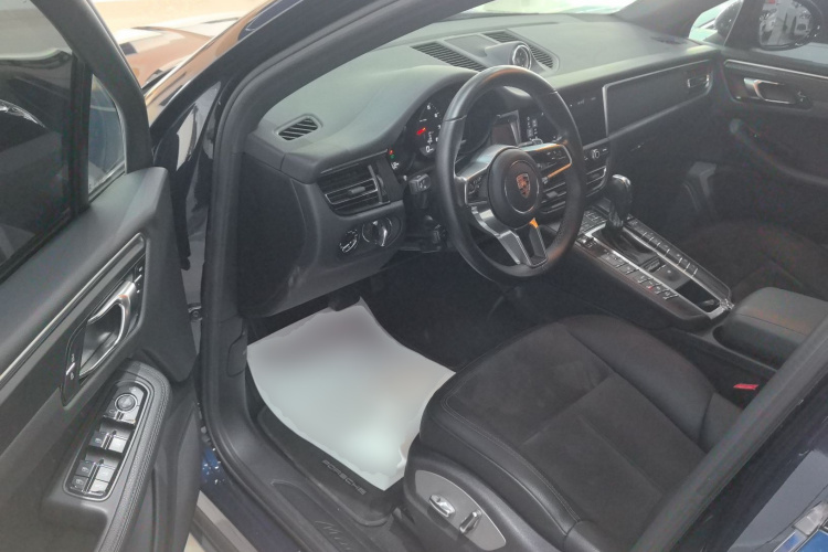 保时捷 2020款 Macan 2.0T中控内饰7003