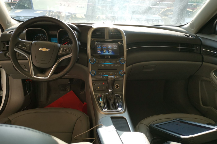 雪佛兰 迈锐宝 2014款 2.0L 自动豪华版中控内饰12