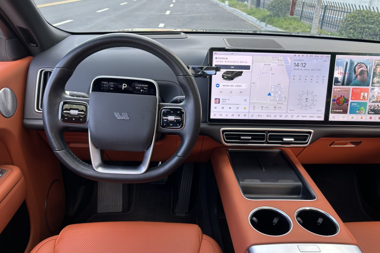 理想汽车 理想L8 2023款 Pro中控内饰7008