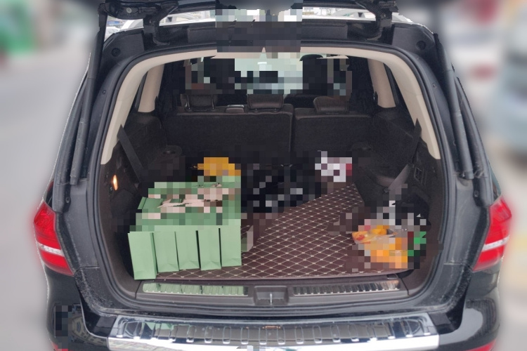 奔驰GLS 2018款 GLS 320 4MATIC中控内饰23