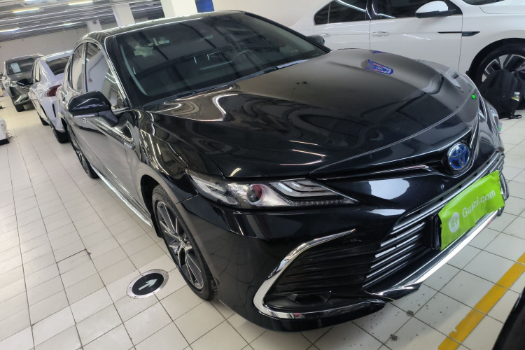 丰田 凯美瑞 2023款 双擎 2.5HG 豪华版车身外观3