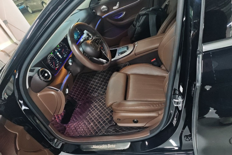 奔驰E级 2023款 E 260 L局部细节19