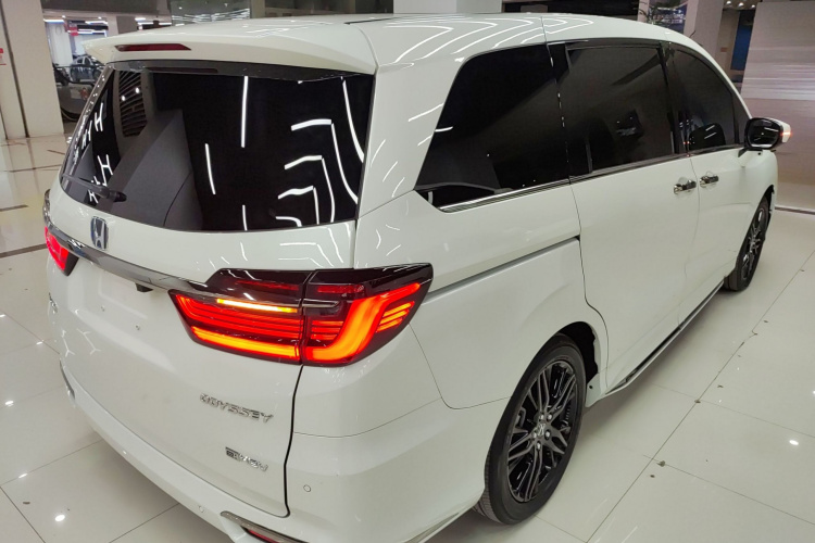 本田 奥德赛 2024款 2.0L e:HEV 锐·耀享版车身外观7