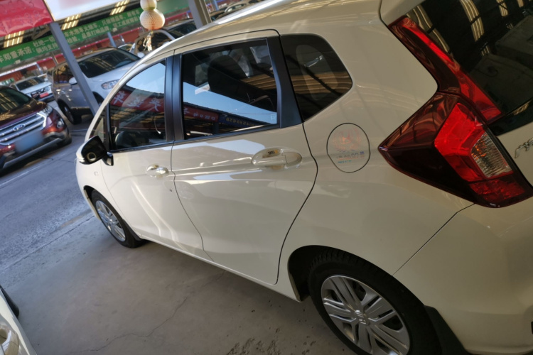 本田 飞度 2020款 1.5L CVT舒适版车身外观4