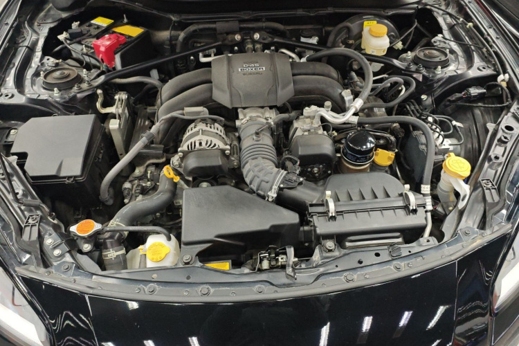 斯巴鲁BRZ 2022款 2.4L 手动版机舱底盘24