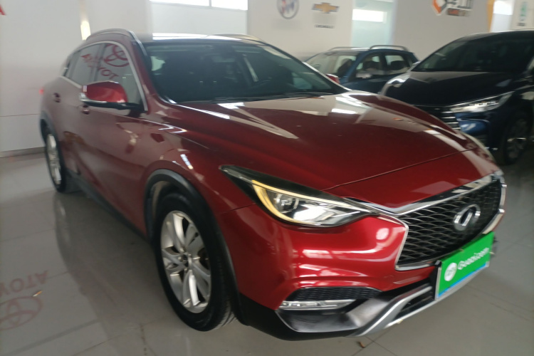 英菲尼迪QX30 2017款 1.6T 两驱运动版车身外观3