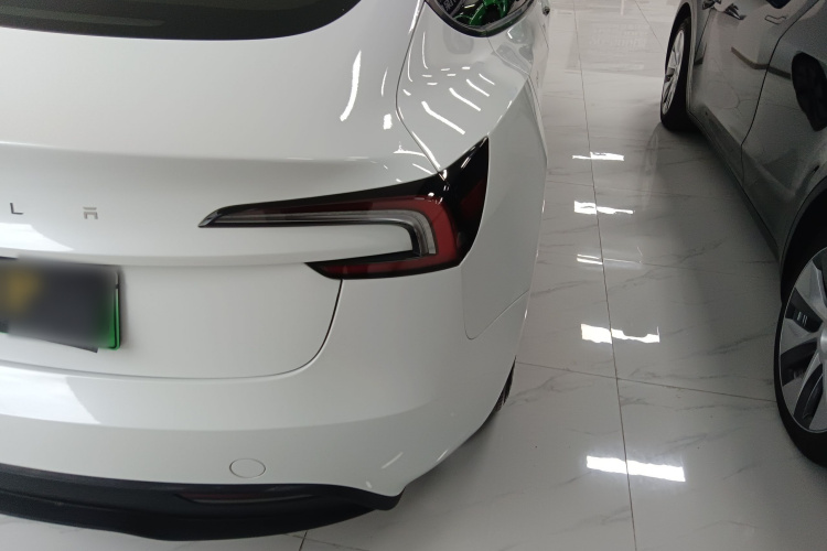 特斯拉 Model 3 2023款 后轮驱动版车身外观6001