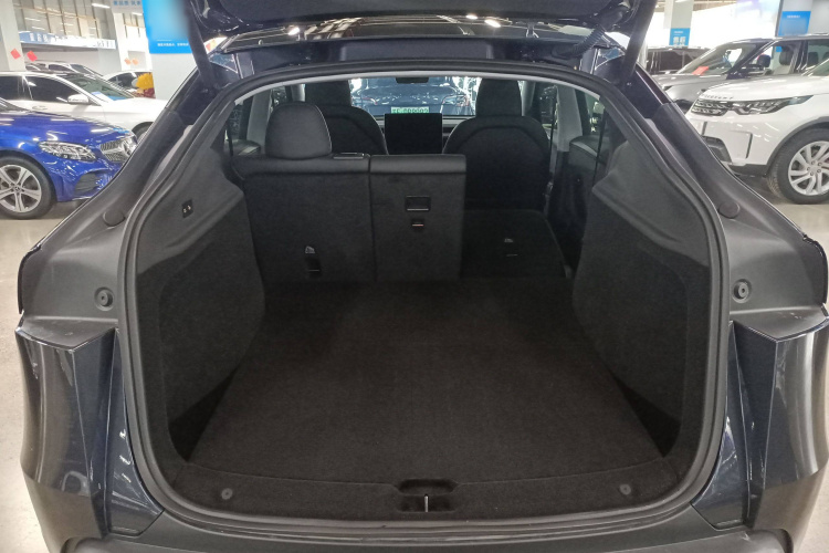 特斯拉 Model Y 2025款 长续航全轮驱动 首发版机舱底盘23