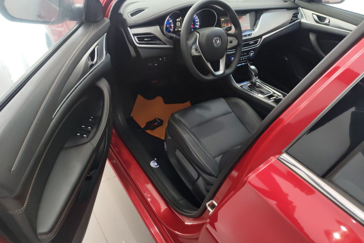 长安 逸动 2019款 高能版 1.6L GDI 自动先锋型 国VI中控内饰20