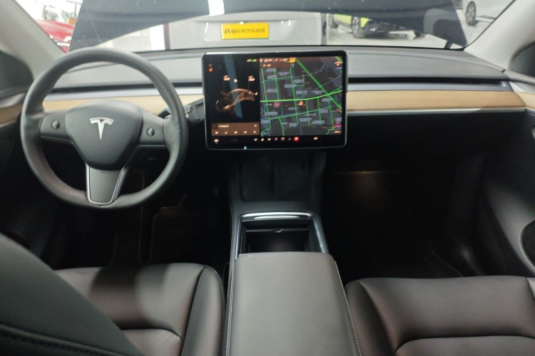 特斯拉 Model Y 2021款 长续航全轮驱动版 3D7中控内饰12