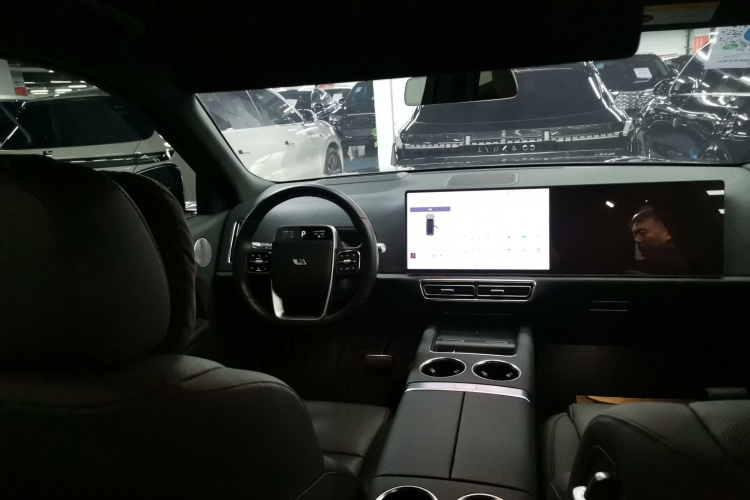 理想汽车 理想L9 2022款 Max中控内饰12