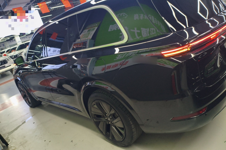 理想汽车 理想L9 2022款 Max车身外观4