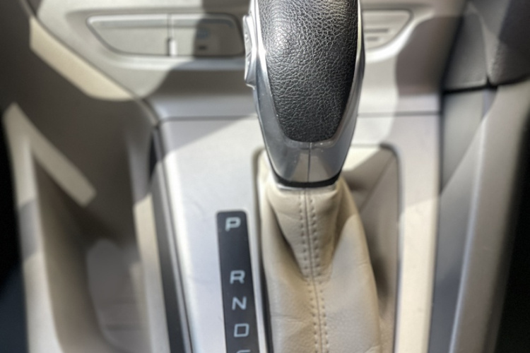 福特 福克斯 2012款 三厢 1.6L 自动舒适型局部细节18