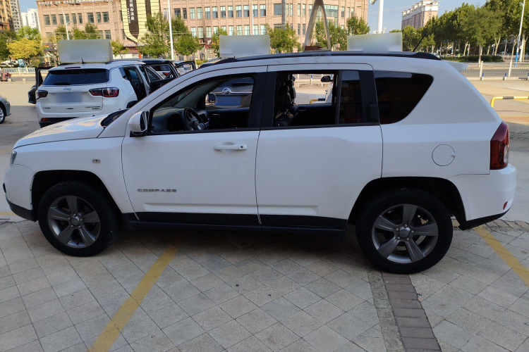 Jeep 指南者(进口) 2014款 改款 2.4L 四驱舒适版车身外观6003