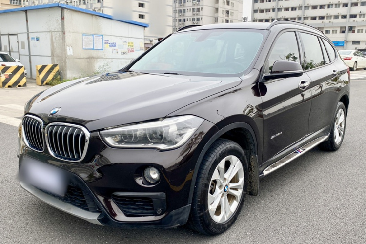 宝马X1 2016款 sDrive18Li 尊享型车身外观1