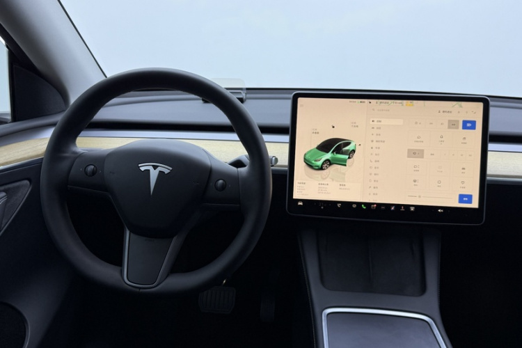 特斯拉 Model Y 2022款 后轮驱动版中控内饰7010